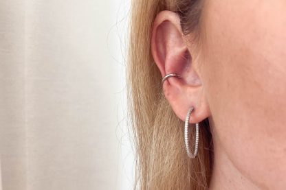 Orecchini cerchio brillantini sottili argento - immagine 2